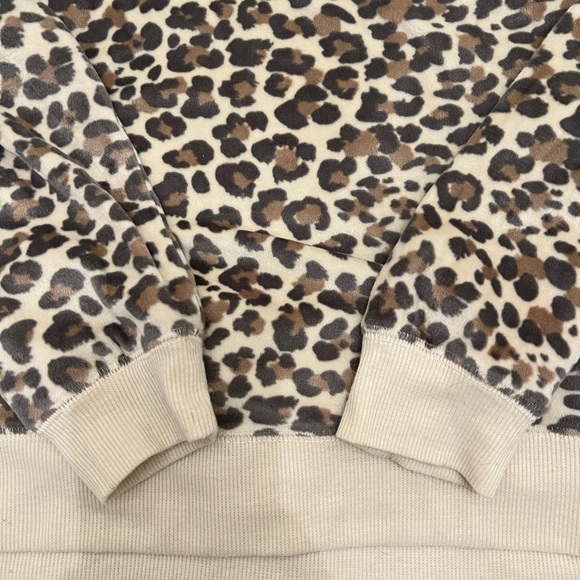 HONEYDEW Matching Cheetah Sweatsuit. Both size Small. Super cozy! - Picture 3 of 7